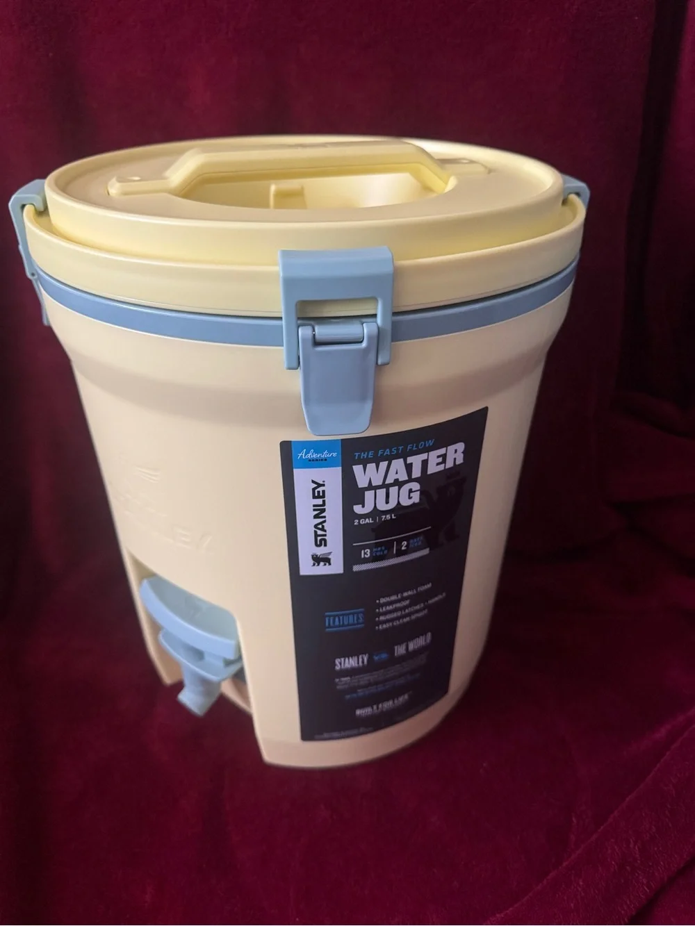 Stanley Adventure Fast Flow Water Jug - Picture 2 of 4